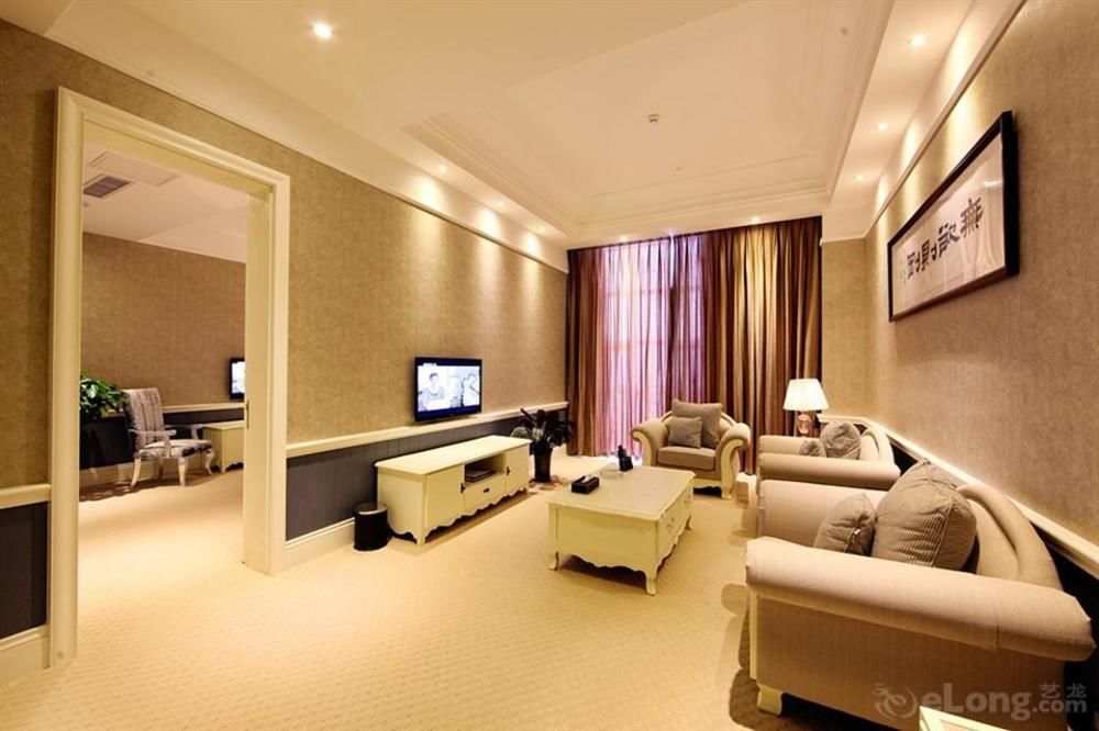 Blue Sky Hotel เยียนไถ ภายนอก รูปภาพ